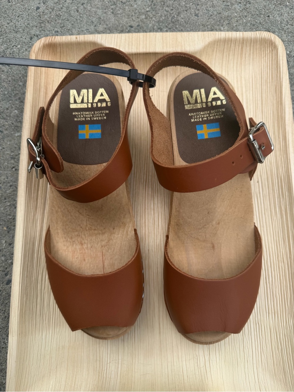 MIA Greta Swedish Leather Clog Sandals with Ankle Strap Size 36 *New*